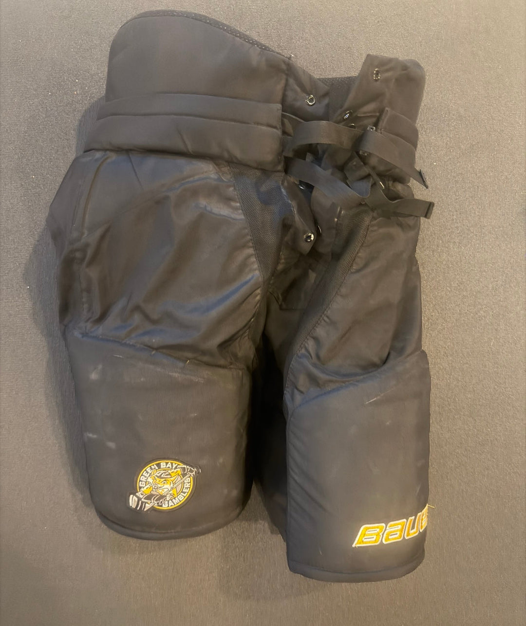 Green Bay Gamblers USHL Bauer Custom Pro Stock Hockey Pants/Breezers – Used – Senior Medium